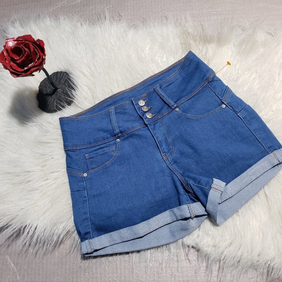 NWOT Forever 21 triple button cuffed jeans shorts - Picture 1 of 7